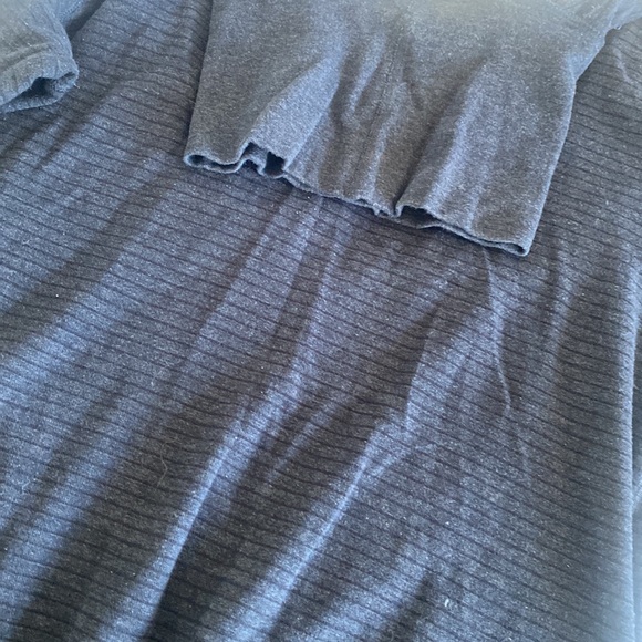 Lululemon turtleneck reversible sweatshirt - Picture 4 of 4